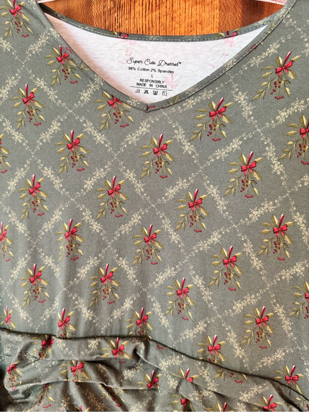 Super Cute Dresses Mistletoe Long-Sleeve Maxi Dress - Picture 2 of 3